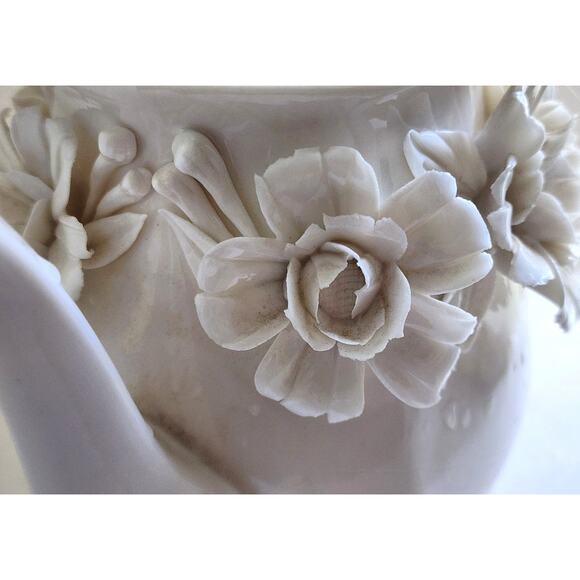 TEAPOT-I. Godinger & Co.-Cream Color-Porcelain-Molded Flowers-Holds 4 cups - Picture 7 of 14